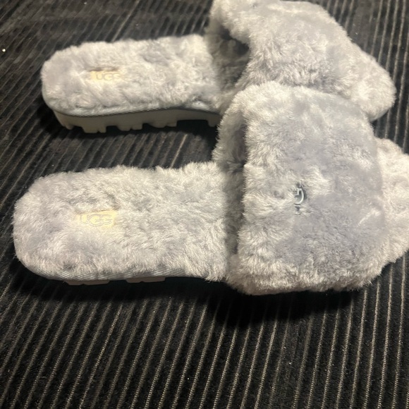 UGG - Picture 5 of 9